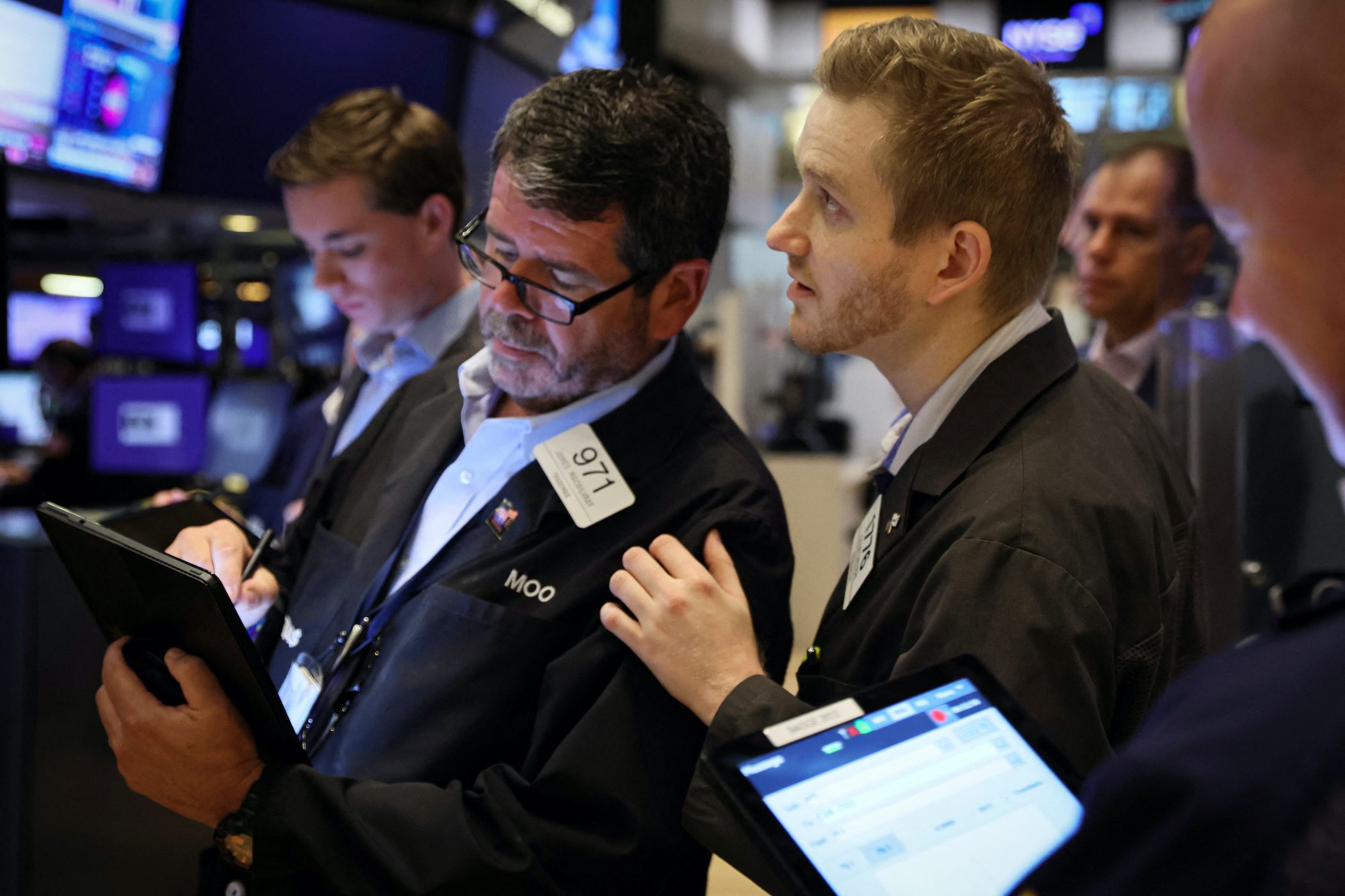 Stocks down, bond prices rise with rates, economy in focus