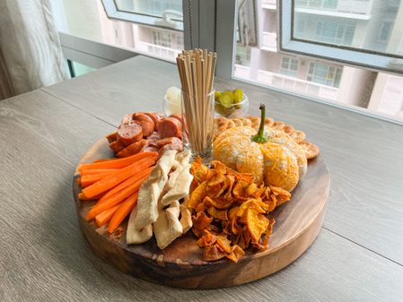 [Kitchen 143] This fall-themed brunch board is perfect for carnivores and kalabasa lovers