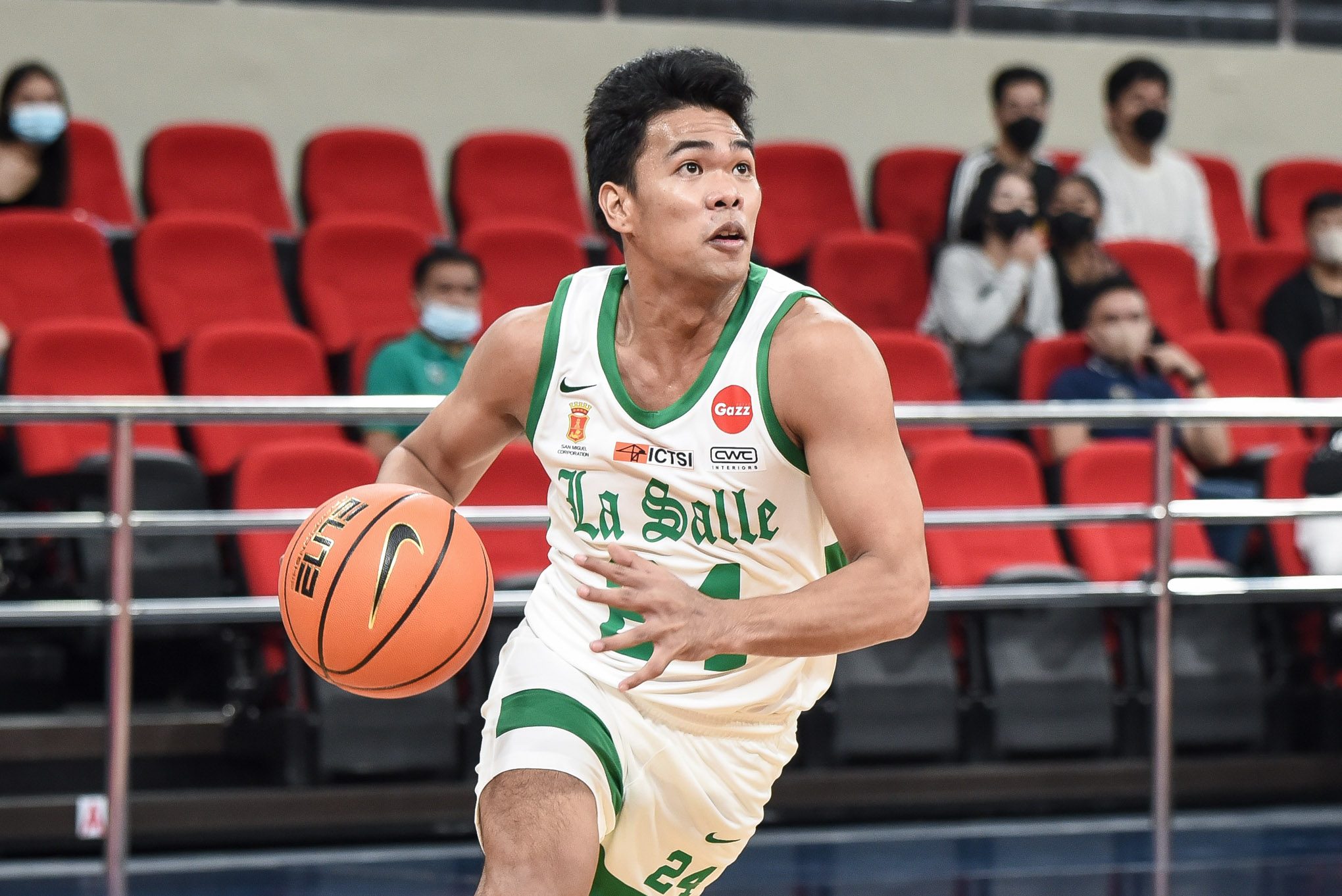 Mark Nonoy earns praise in leading Evan Nelle-less La Salle to first win