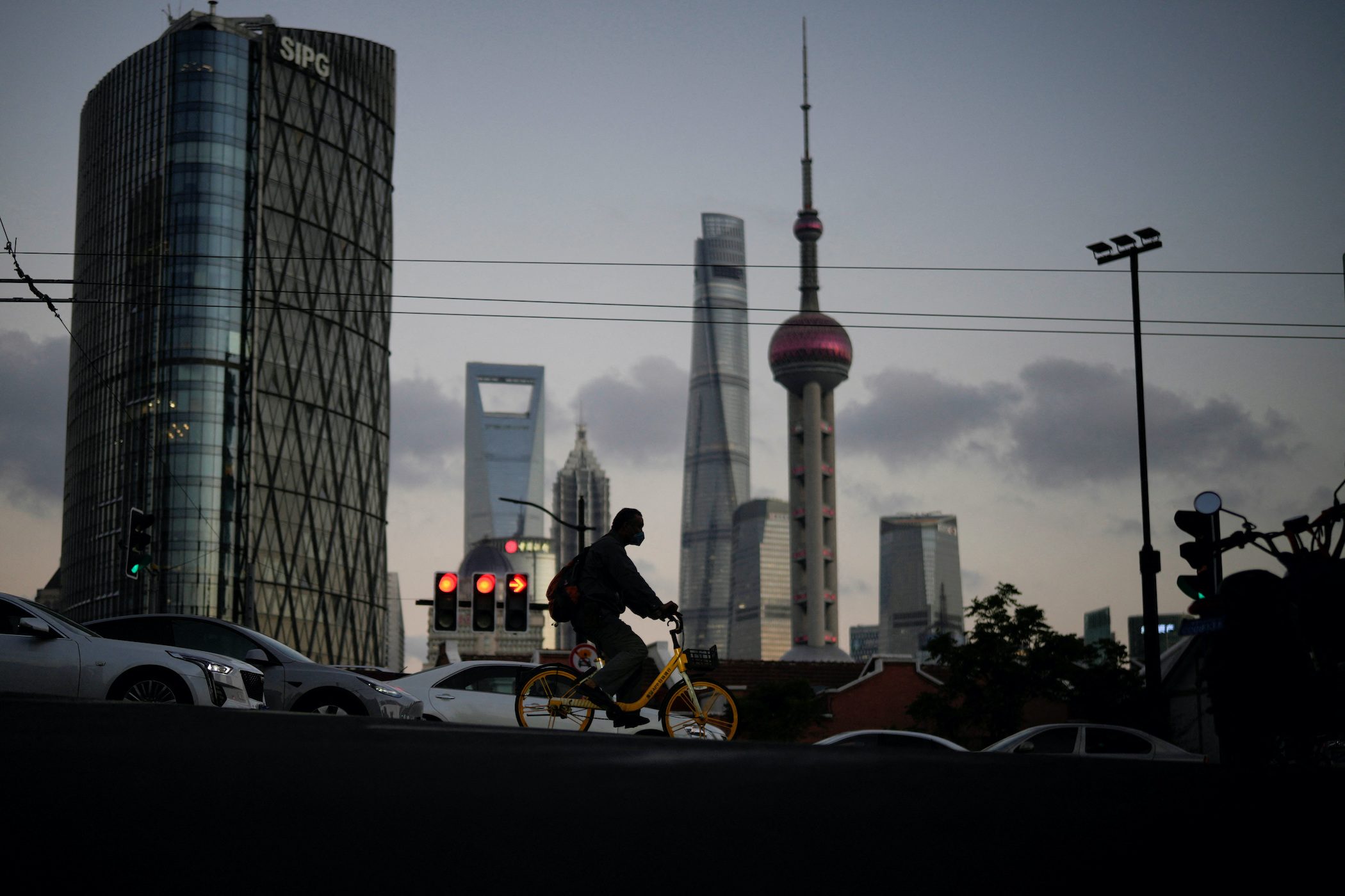 China Q3 GDP growth tops forecasts but meaningful rebound elusive
