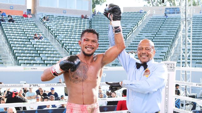 Marcial dominates Pichardo for 3rd straight pro victory
