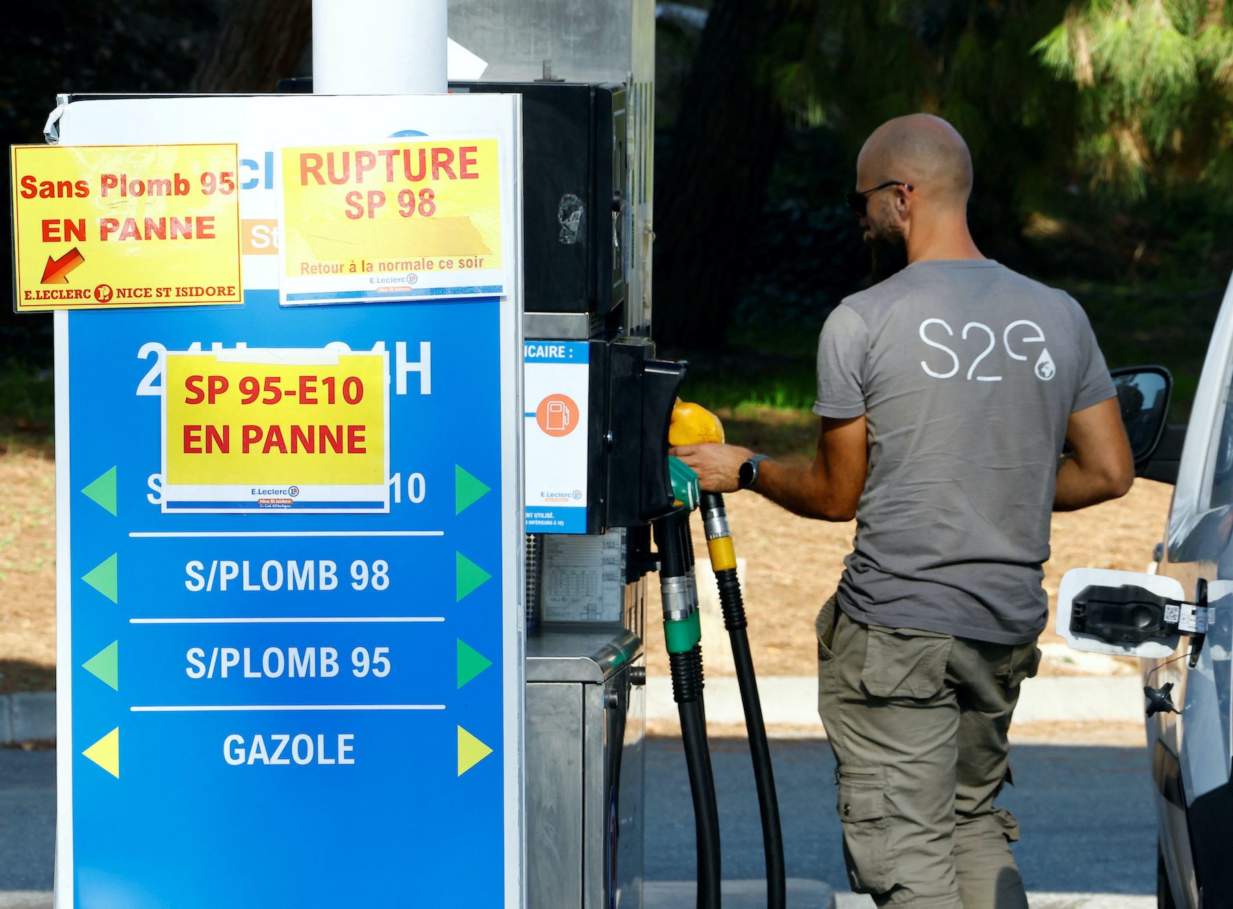 Time for talks is over, French minister says as fuel crisis drags on