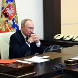 Putin says Moscow to place nuclear weapons in Belarus, US reacts cautiously