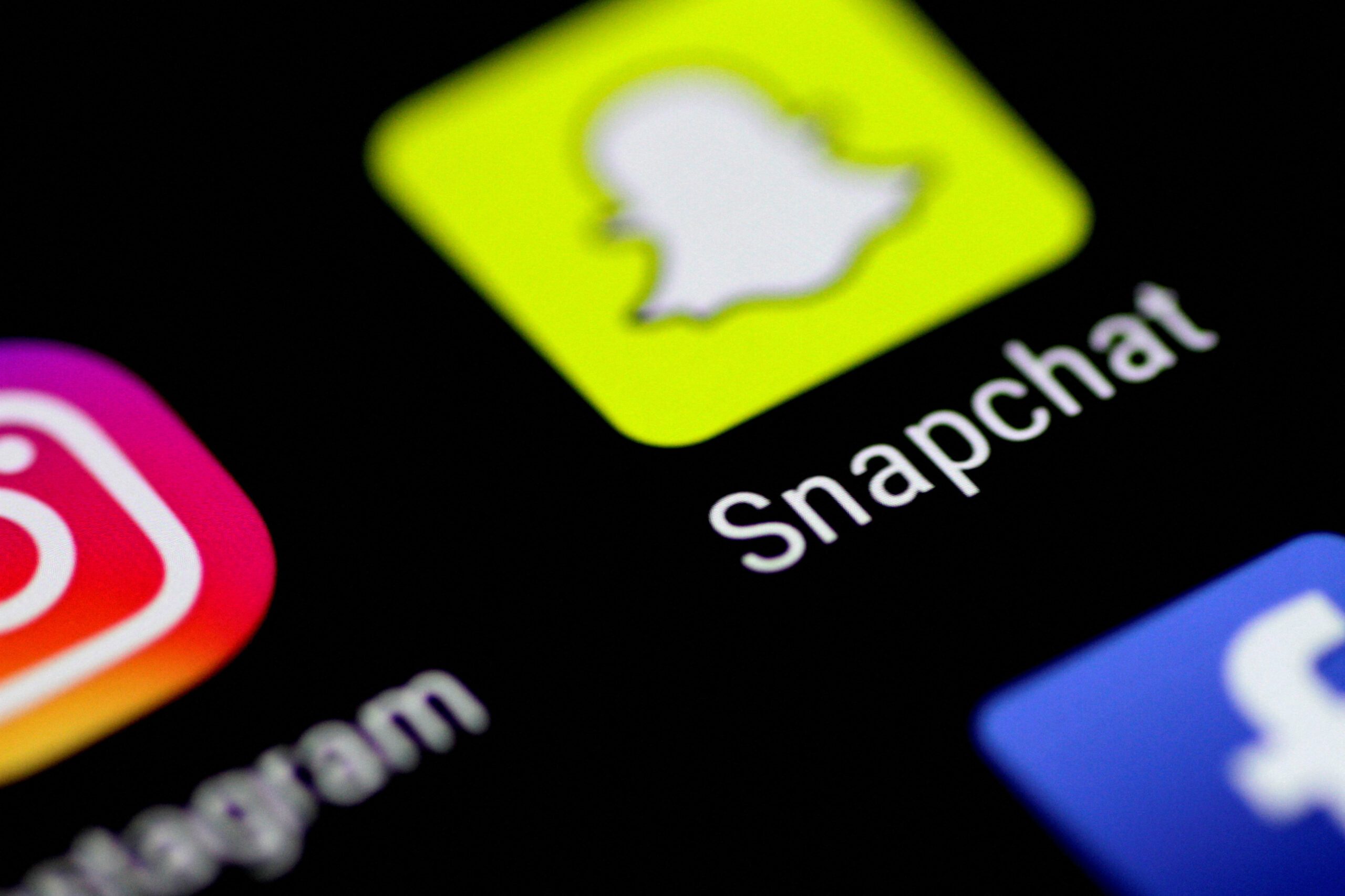 Snap’s slowing ad growth sends inflation fears through tech sector