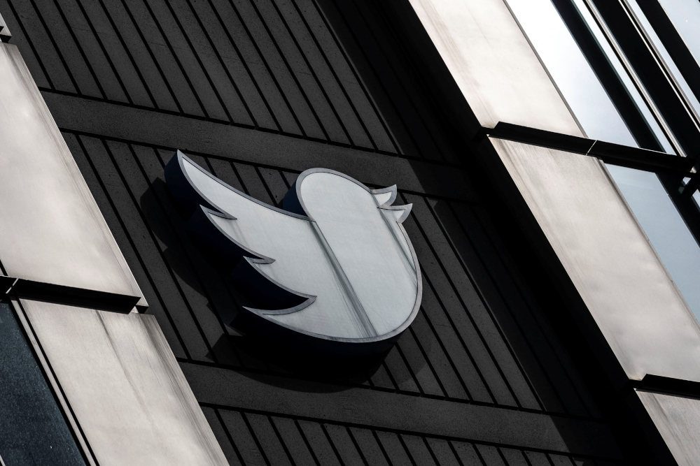 Twitter’s top global policy official departs as layoffs continue