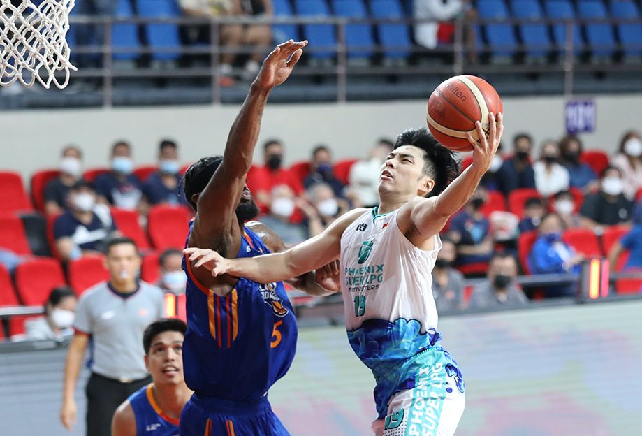 Keeping focus amid Phoenix distraction, Tyler Tio erupts for career game
