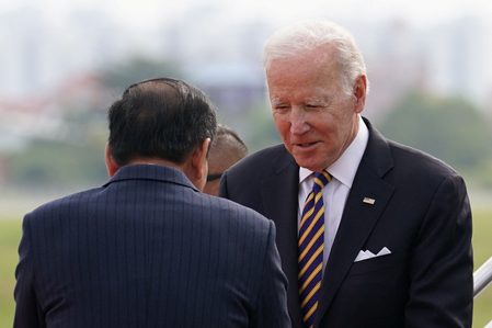 Biden di Kamboja saat para pemimpin global bergabung dengan KTT Asia Tenggara