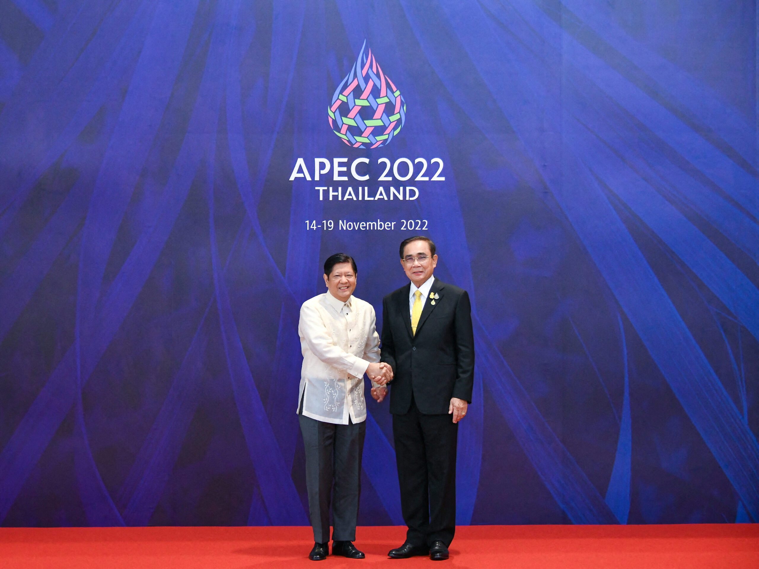 APEC pledges to boost trade as geopolitical rifts hijack regional summits