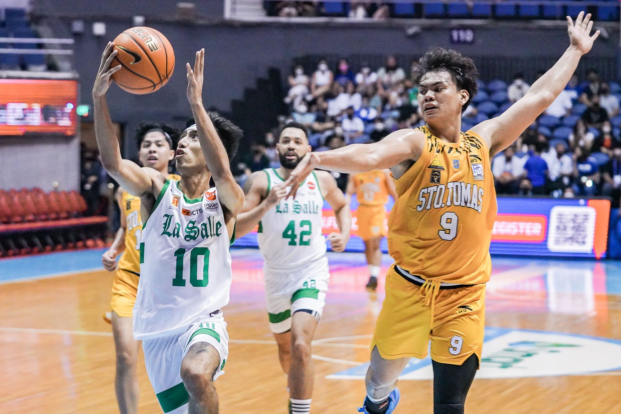 La Salle survives UST scare, pulls away late to preserve Final Four bid