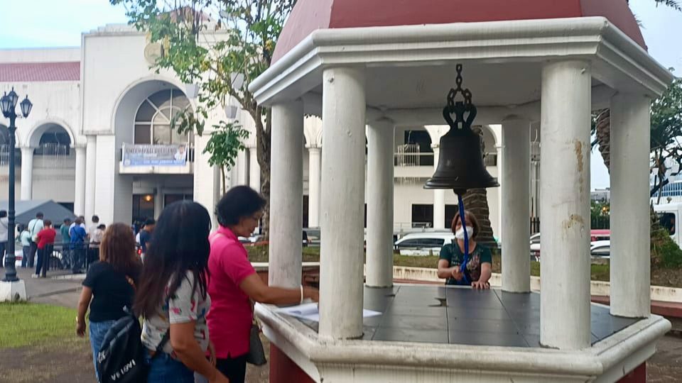 Albay folk ring Liberty bell as D-day looms for Governor Rosal