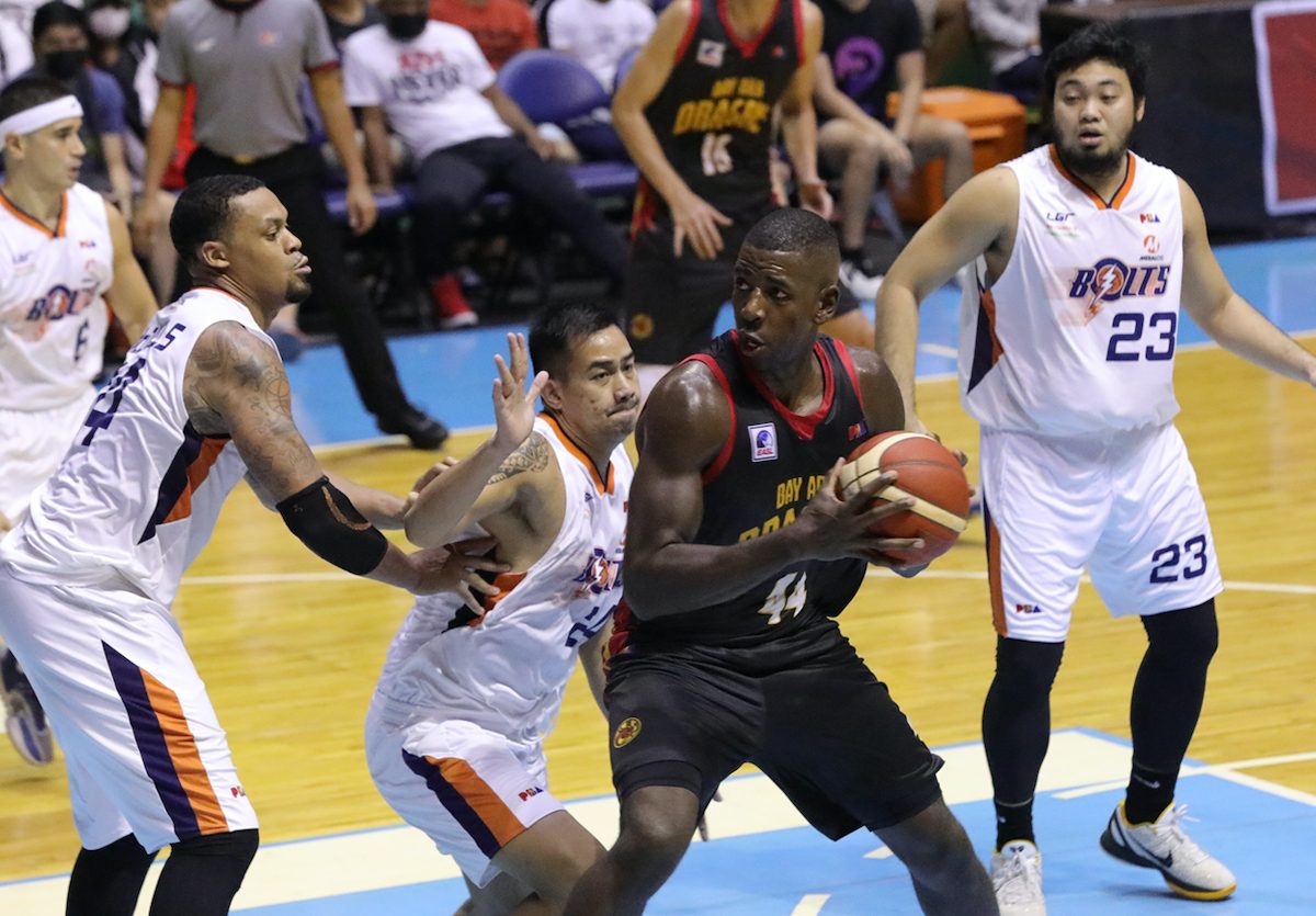 PBA admits missed call in Meralco win vs Bay Area, referee to be suspended