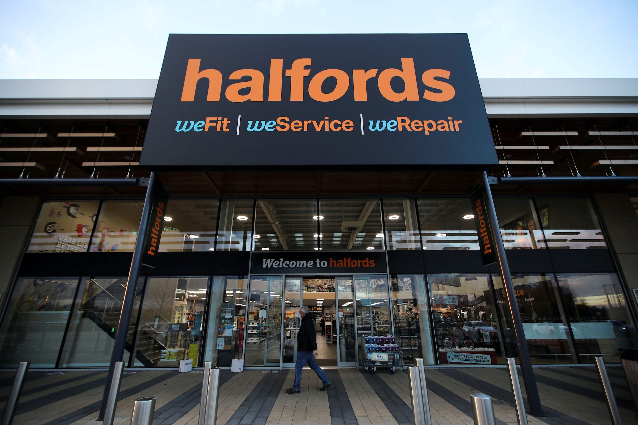 Britain’s Halfords targets retirees in tight labor market