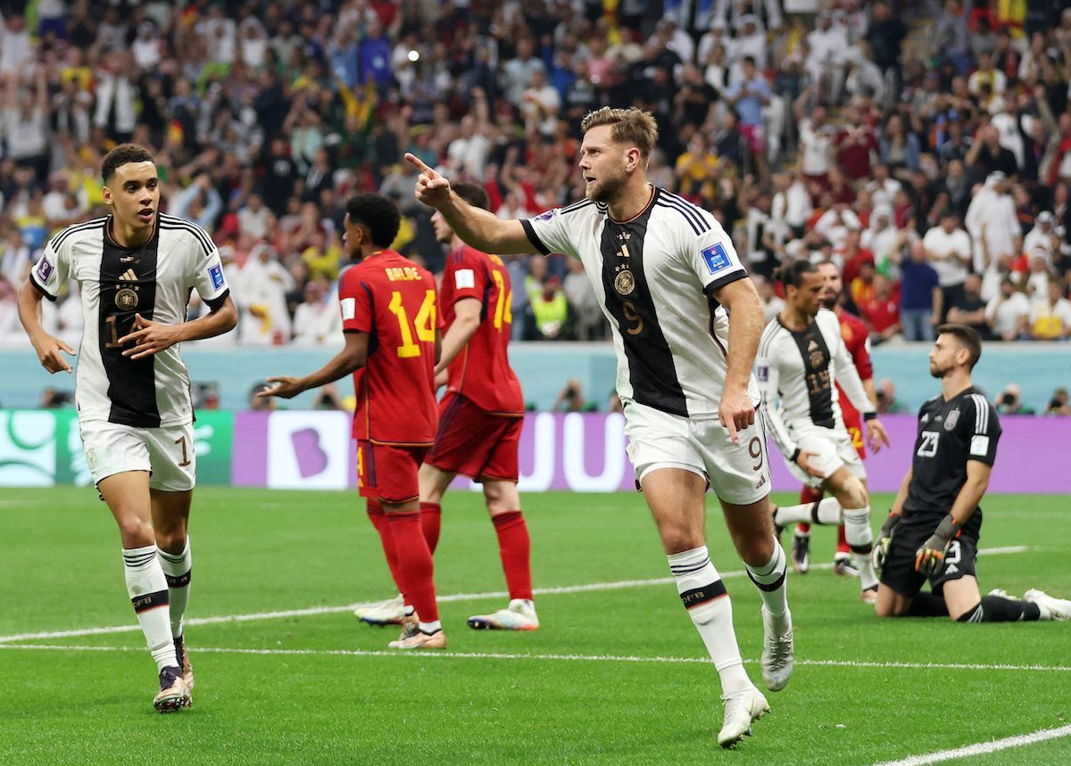 Jerman menghidupkan kampanye Piala Dunia FIFA setelah bermain imbang melawan Spanyol