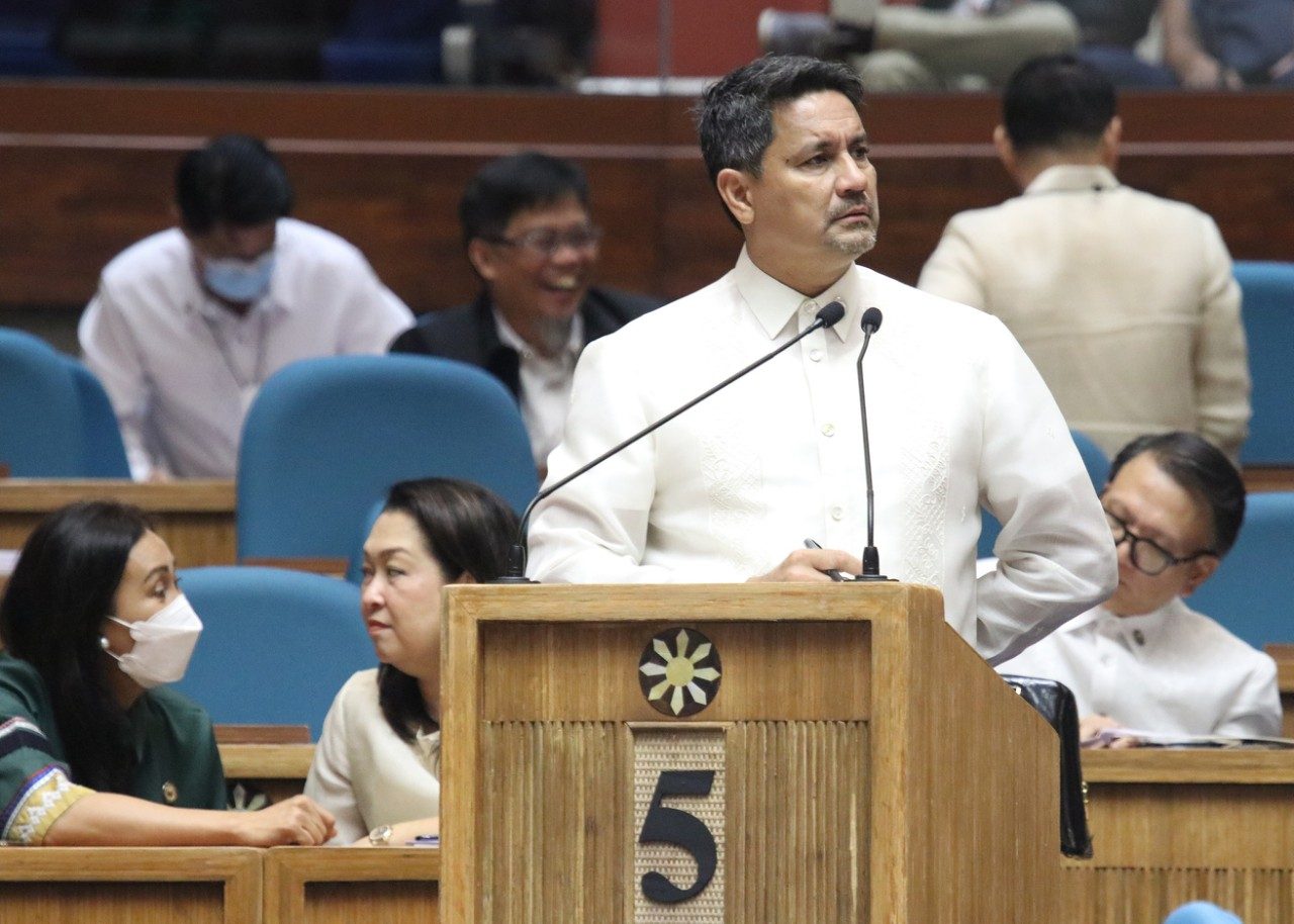 In privilege speech, lawmaker urges House: Address upcoming crisis in LGU funds