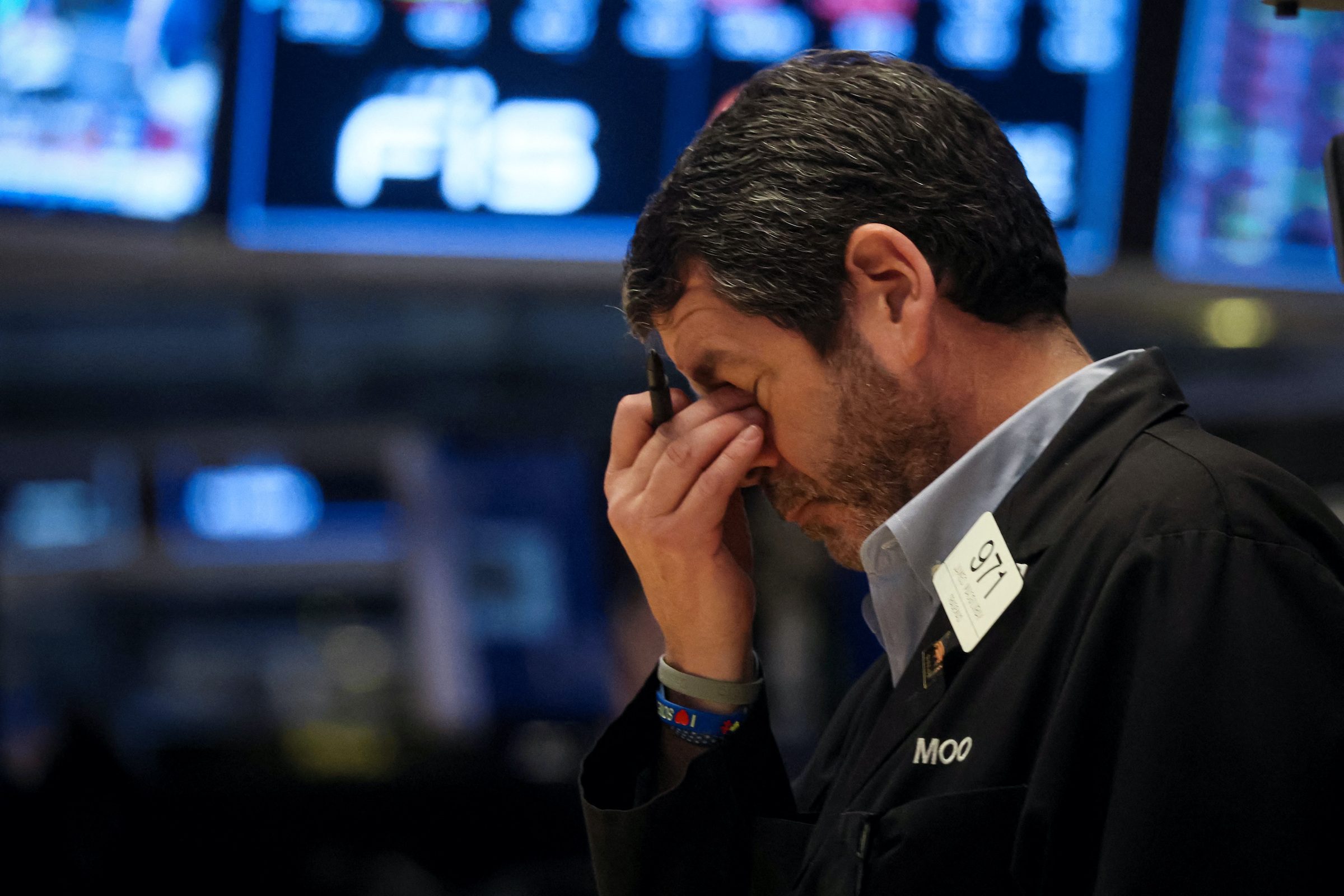 World stocks slip, await CPI, US midterms outcome