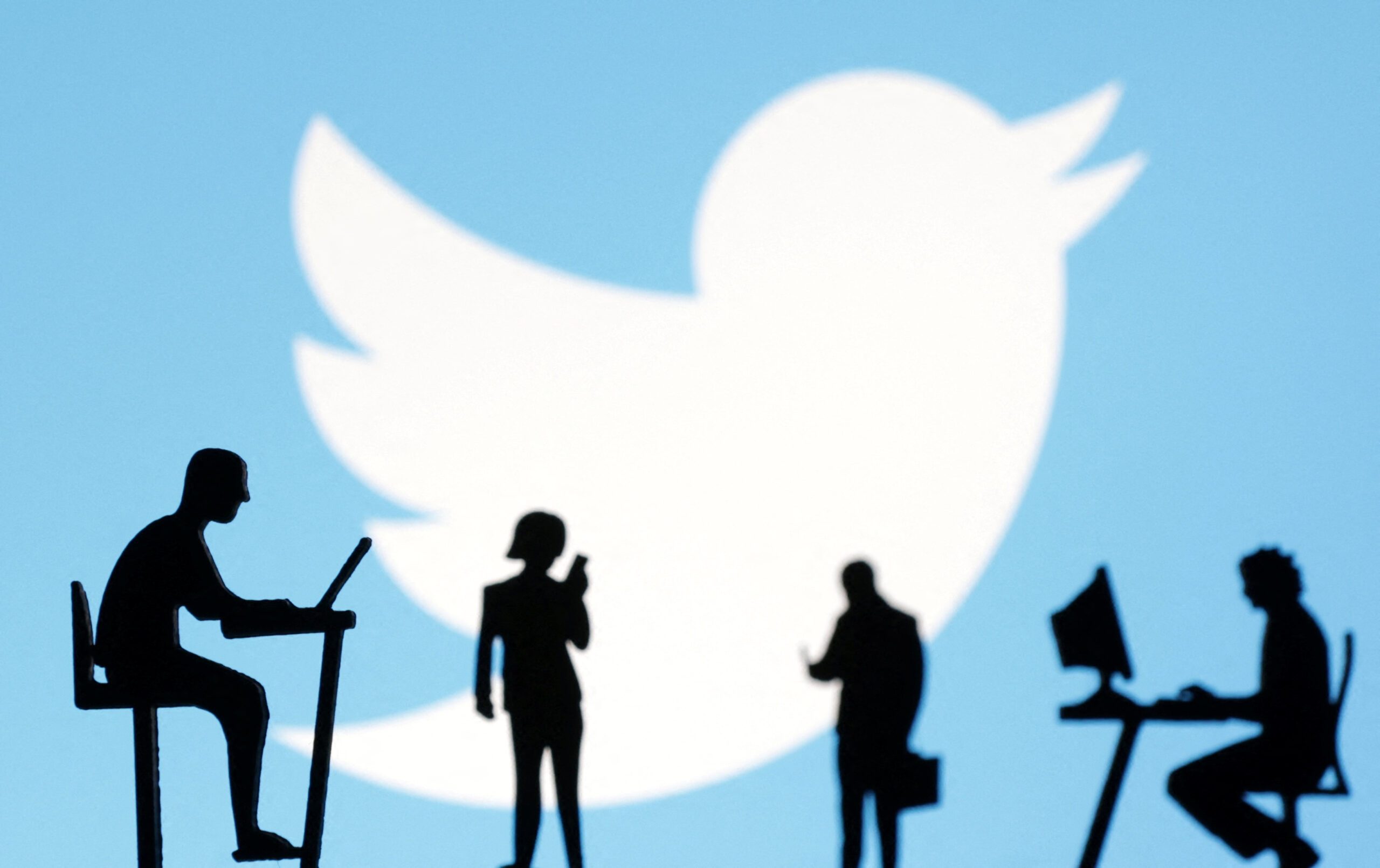 Twitter Blue to relaunch at higher price for Apple users