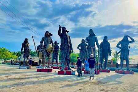 How Panay artist found inspiration for Antique’s monument to 10 Bornean Datus