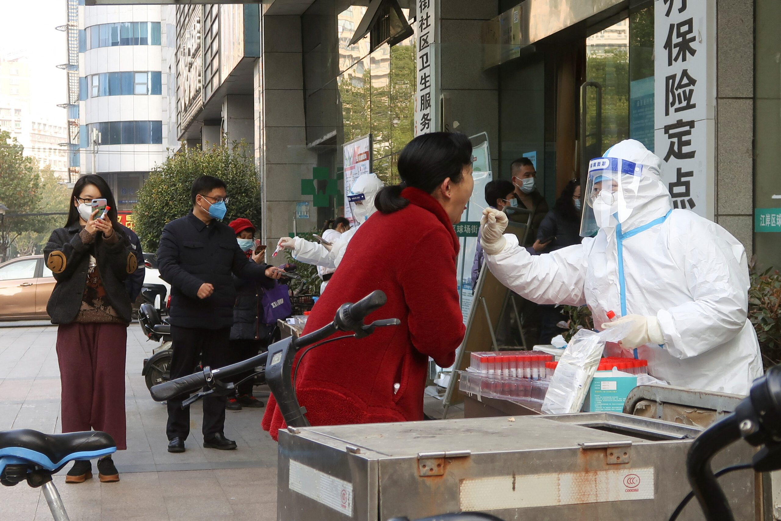 China tackles medical supply snags, price gouging amid COVID-19 fears