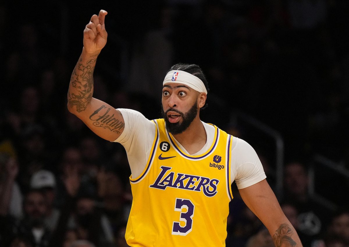 Lakers’ Anthony Davis out for a month – report