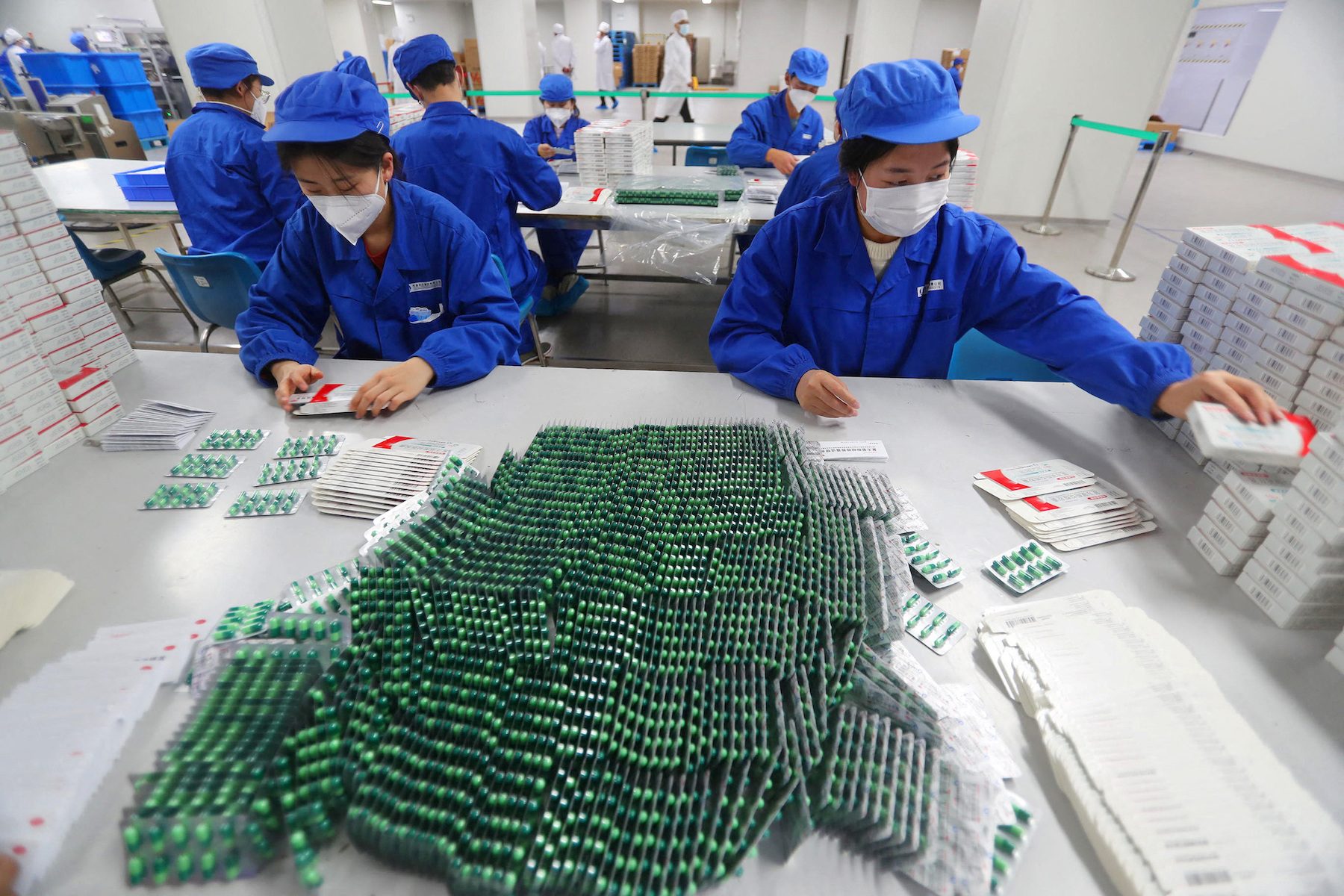 Kontrak manufaktur Tiongkok semakin ketat seiring meningkatnya infeksi COVID-19