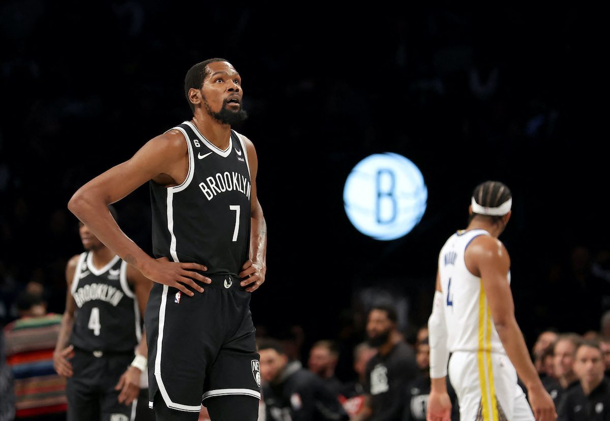 Nets make 1st-half history en route to drubbing of Warriors