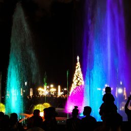 IN PHOTOS: Let there be (Christmas) lights