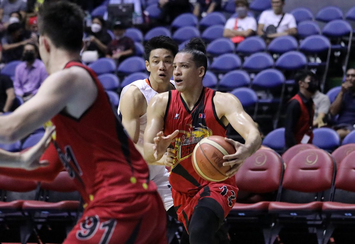 PBA suspends referee who missed late call in San Miguel win vs Meralco