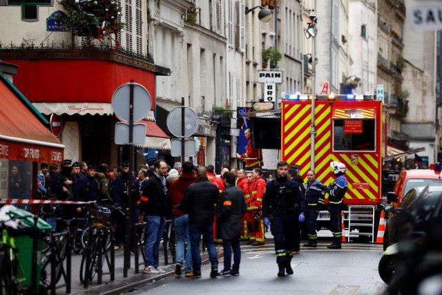 Paris gunman kills 3 in attack on Kurdish cafe