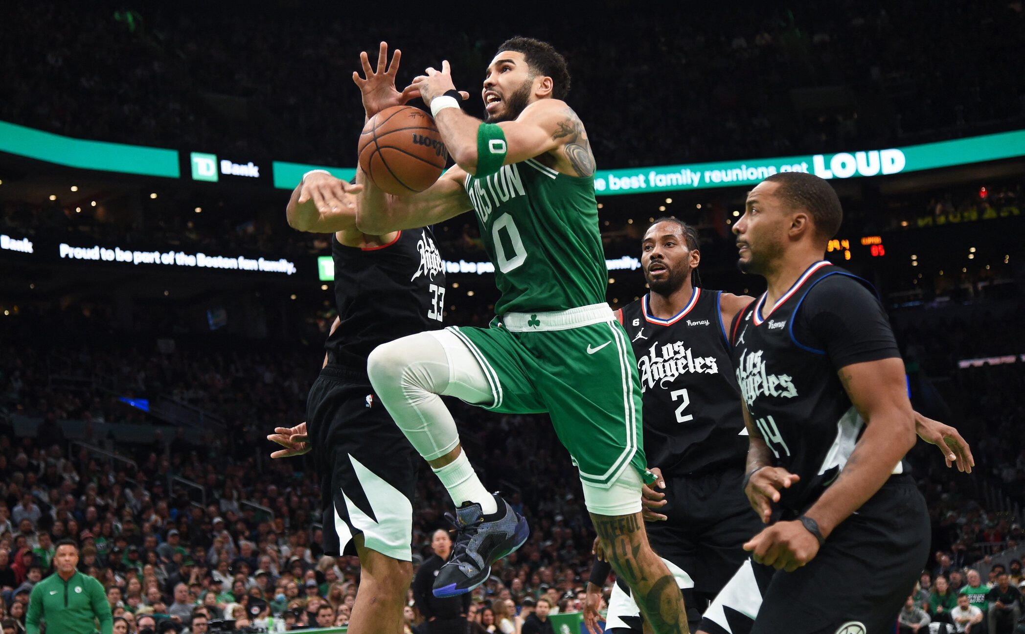 Celtics end home stand on winning note, knock off Clippers