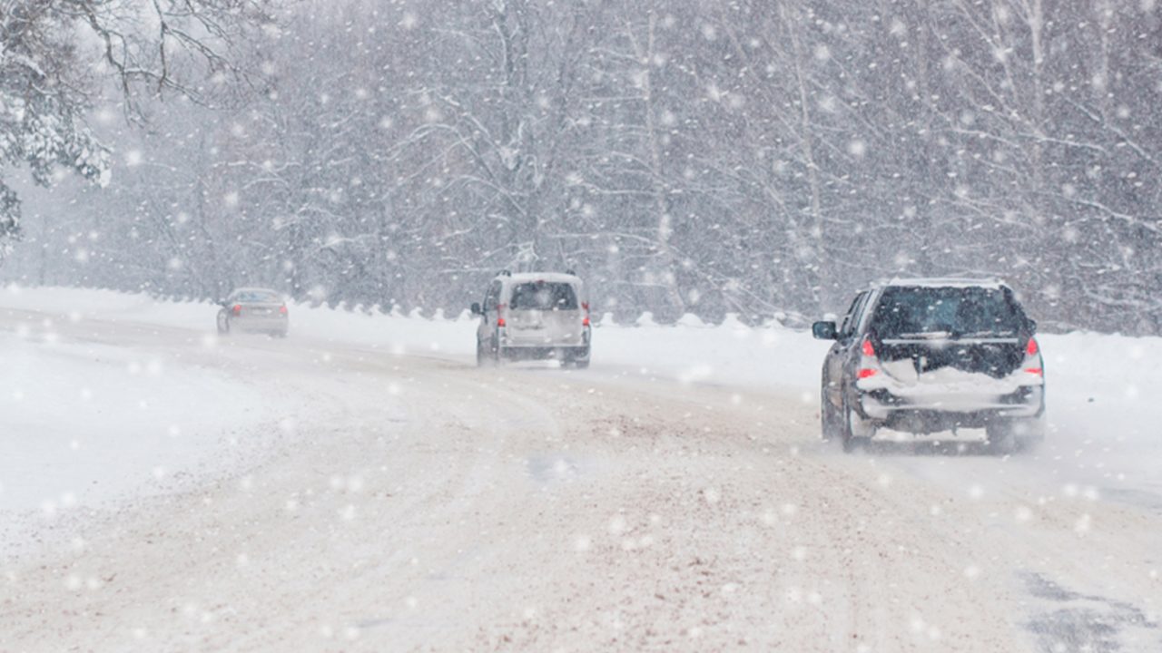 Arctic blast, blizzards disrupt US travel ahead of holidays thumbnail