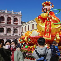 China domestic tourism picks up over Lunar New Year as COVID-19 curbs end