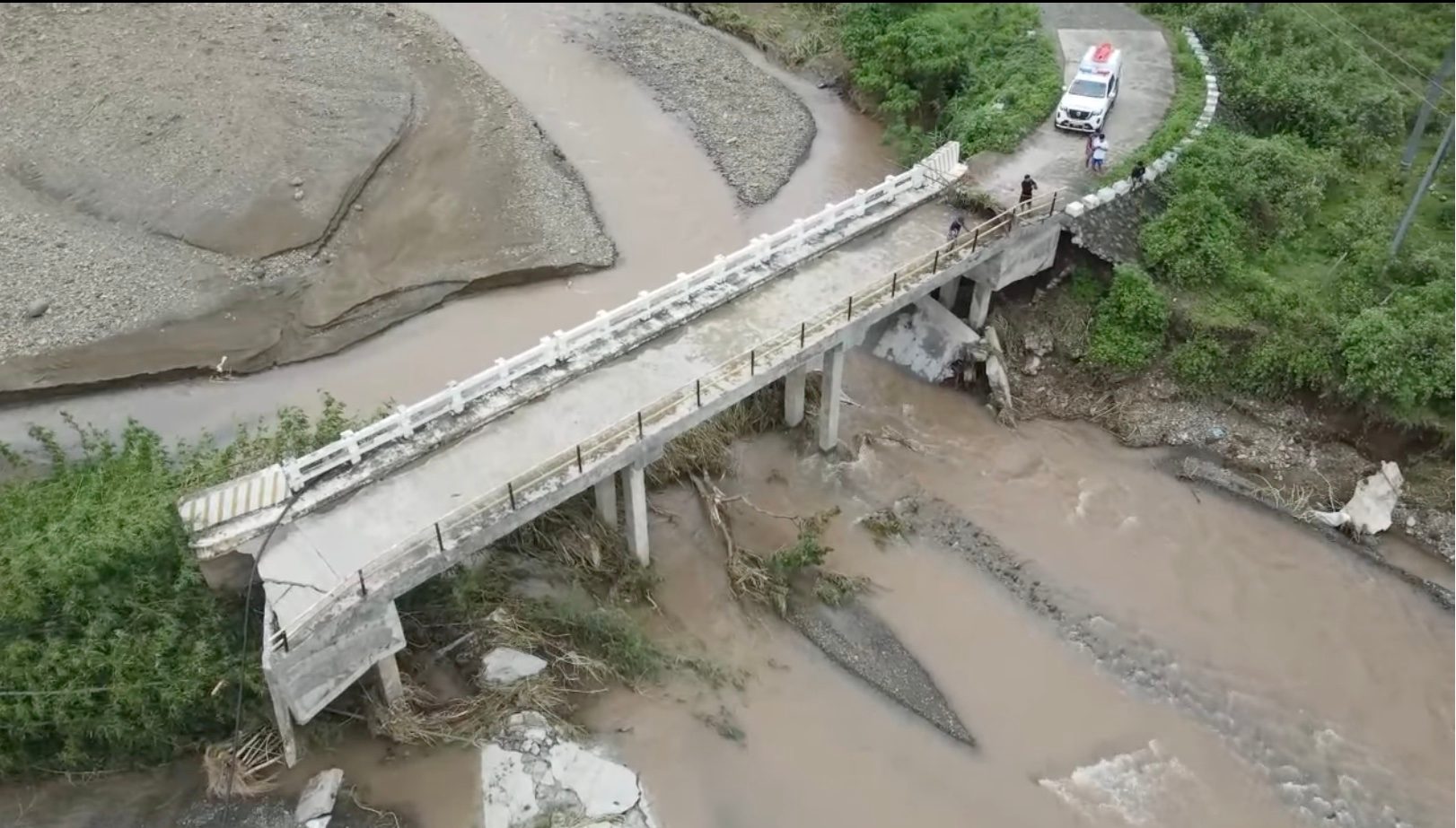 Floods destroy bridge, block feeder roads in southern Palawan 