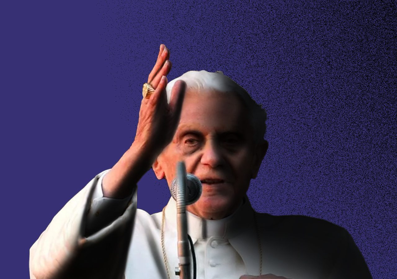 [Newsstand] The paradoxical pope