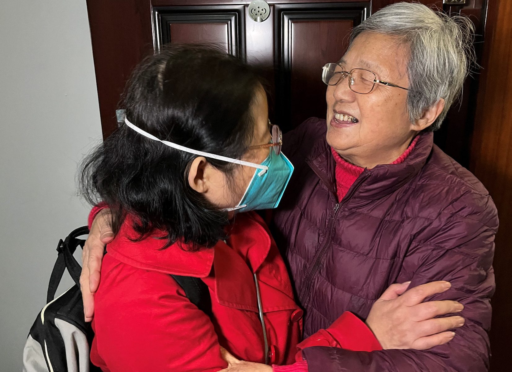 Family members reunite in China after 3-year COVID-19 separation