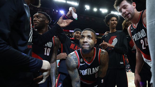 Damian Lillard erupts for 60, moves up 3-pointer list