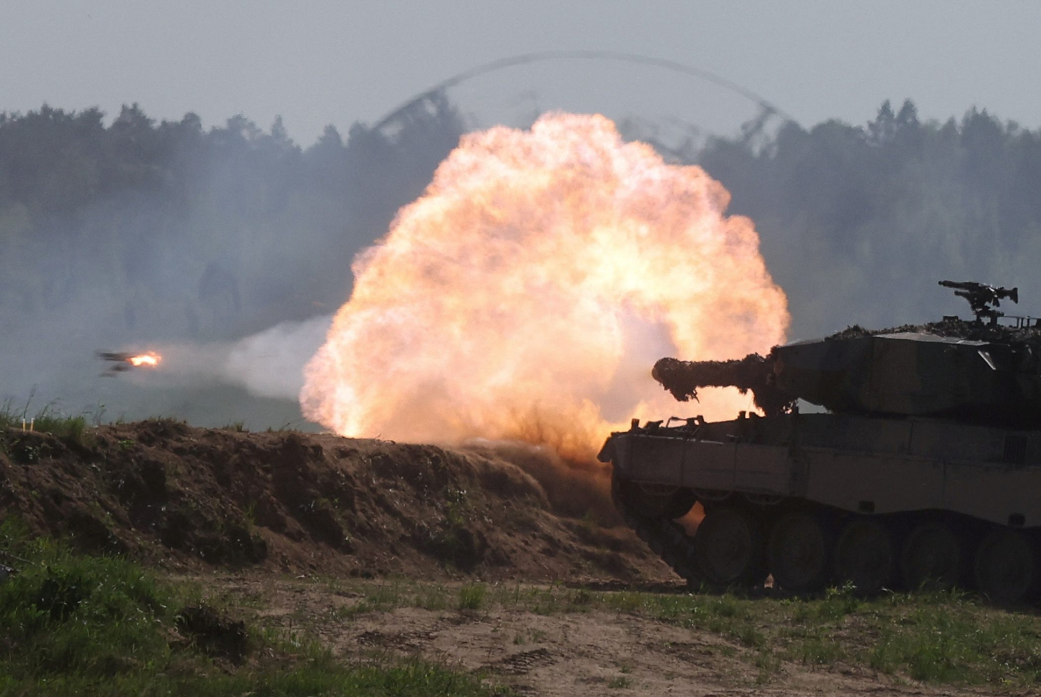 Poland signals intent to send Leopard tanks to Ukraine