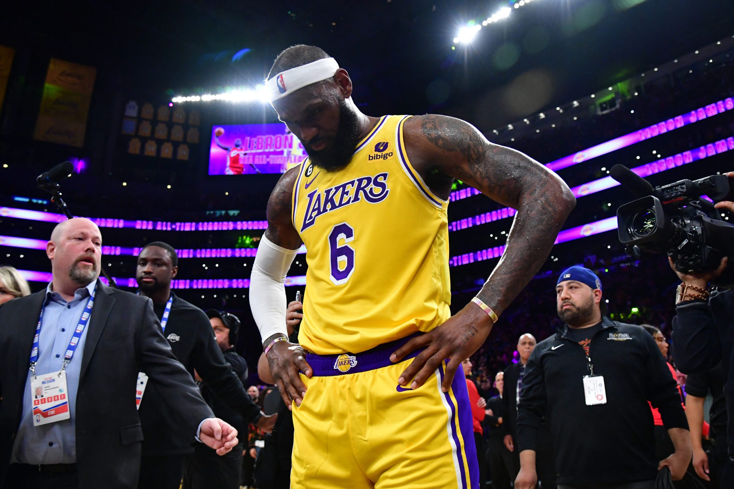 Lakers fear LeBron James set to miss ‘multiple weeks’ after foot injury