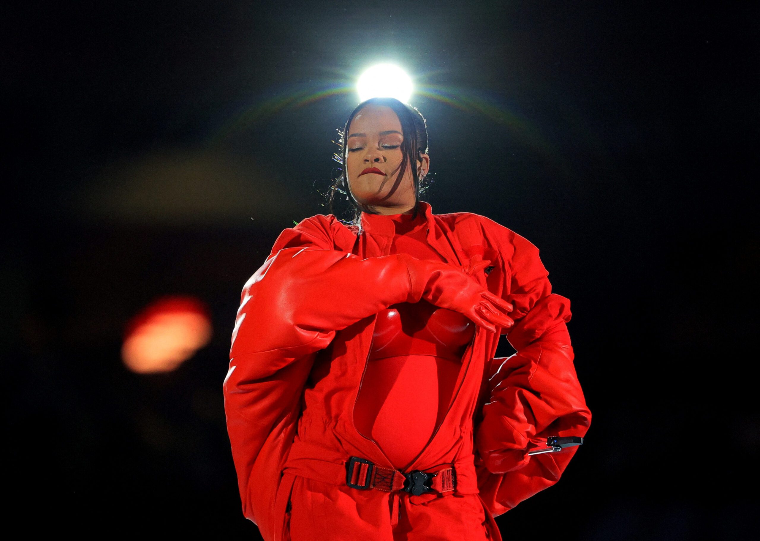 Pregnant Rihanna lights up Super Bowl stage with ‘Diamonds’