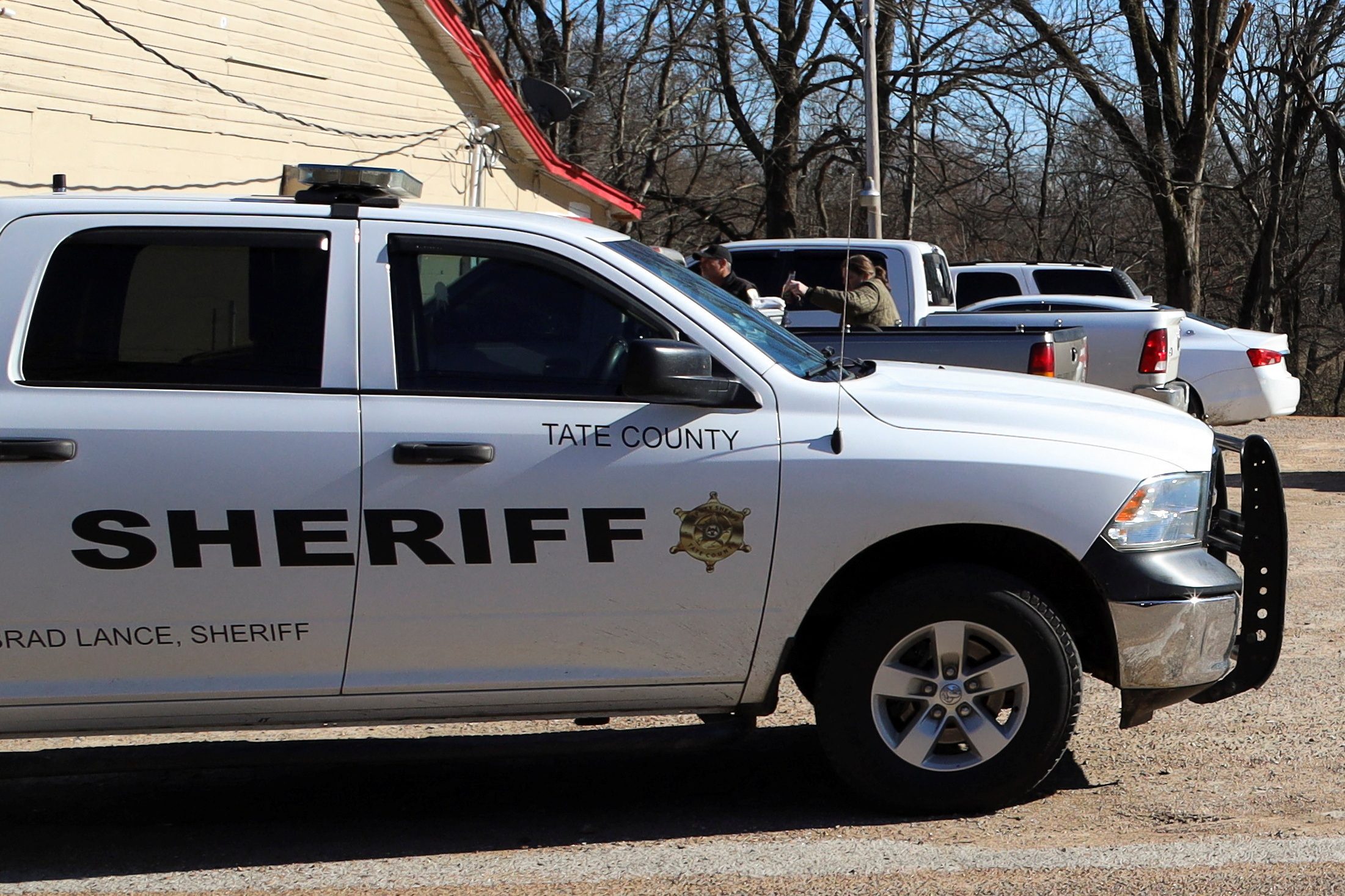 6 dead as gunman goes on rampage in small Mississippi town