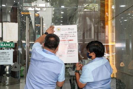 Makati shuts down Smart office over alleged P3.2-billion unpaid taxes