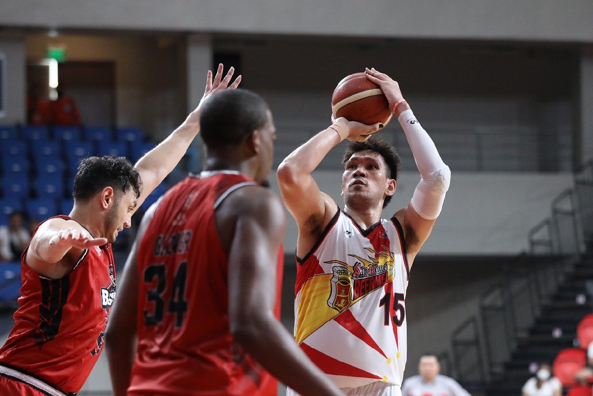 Despite coaching change at San Miguel, June Mar Fajardo keeps in touch with Leo Austria
