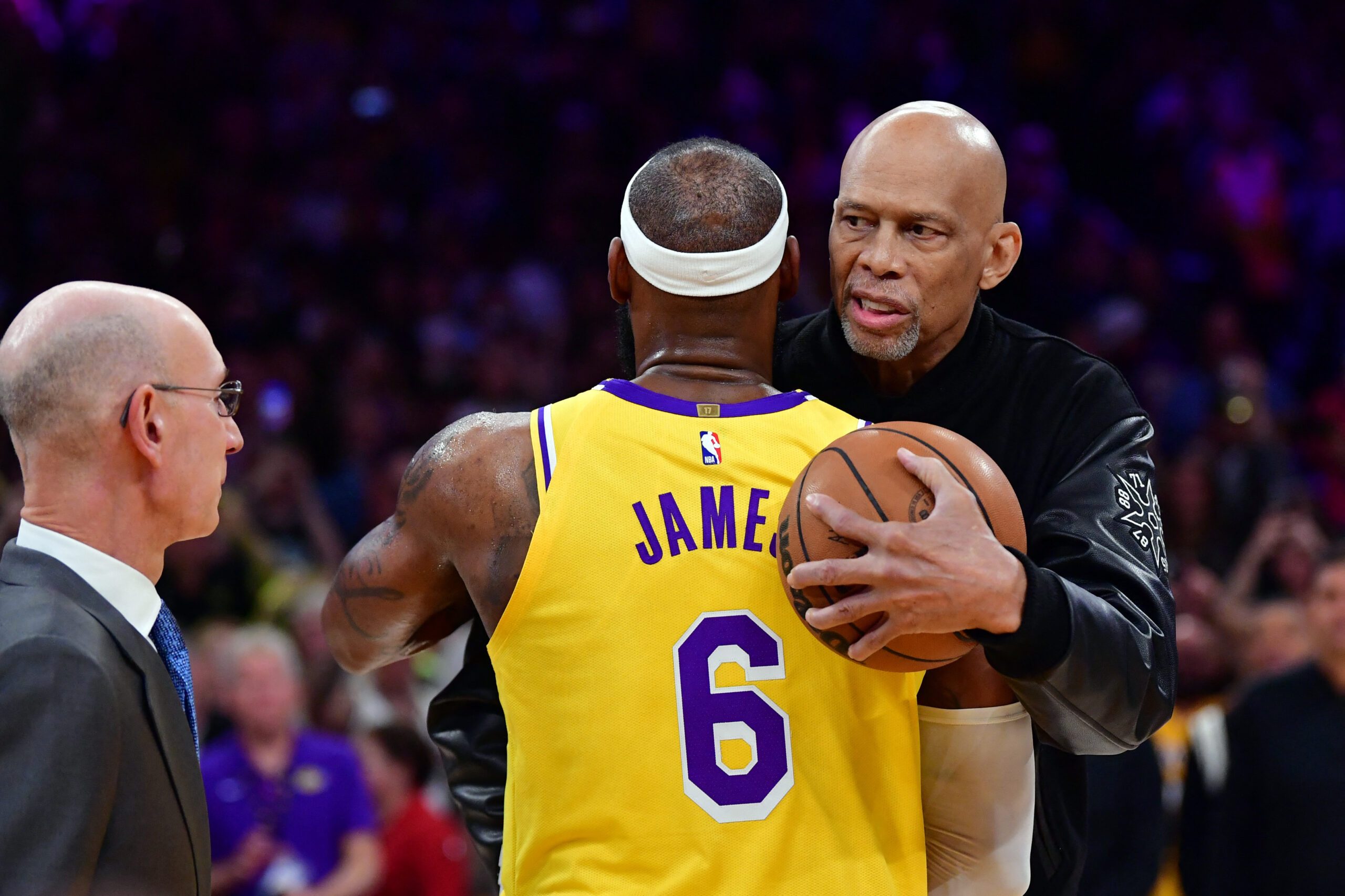 Abdul-Jabbar blames himself for lack of relationship with LeBron