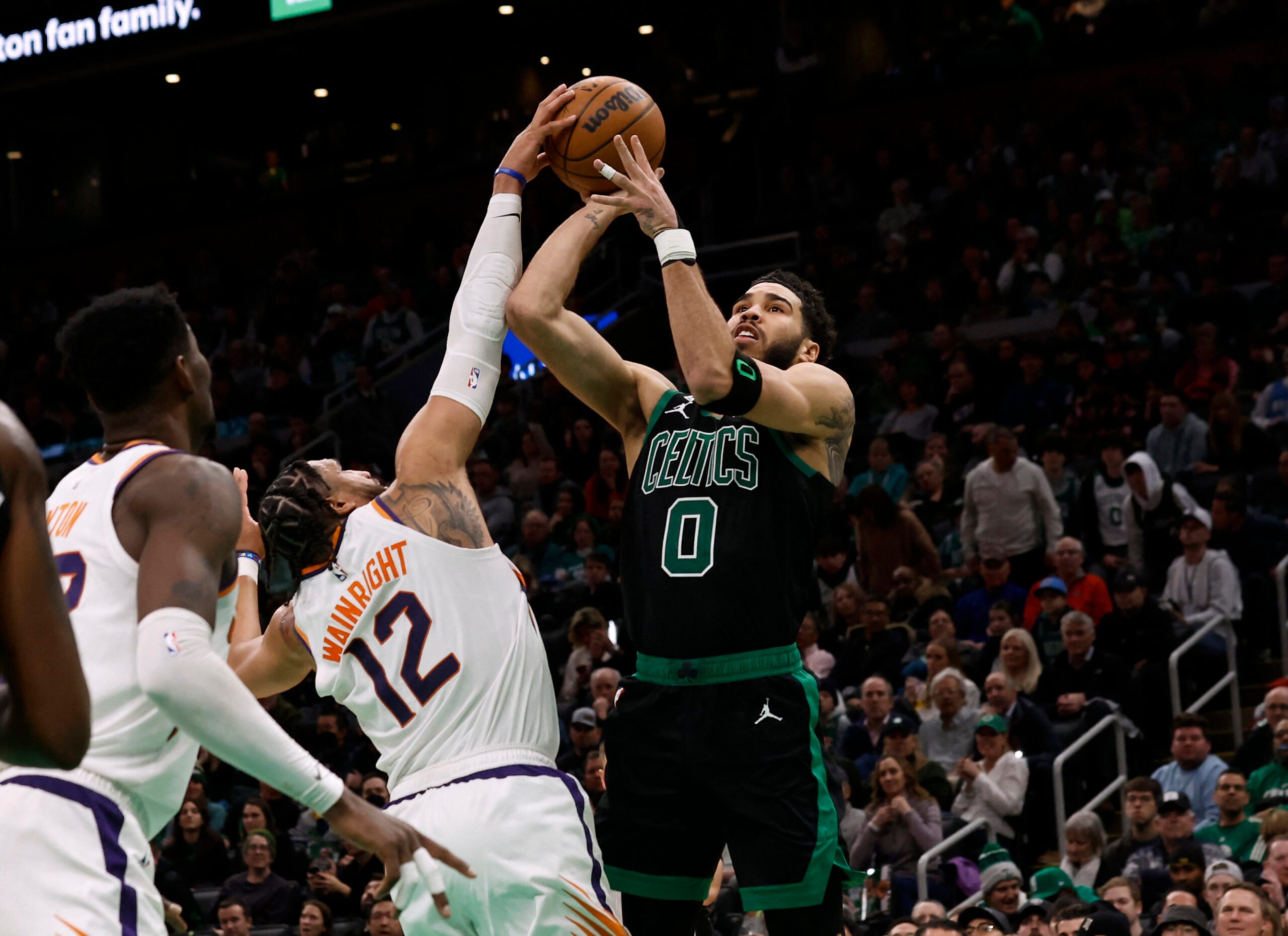 Suns hand Celtics first double-digit home loss