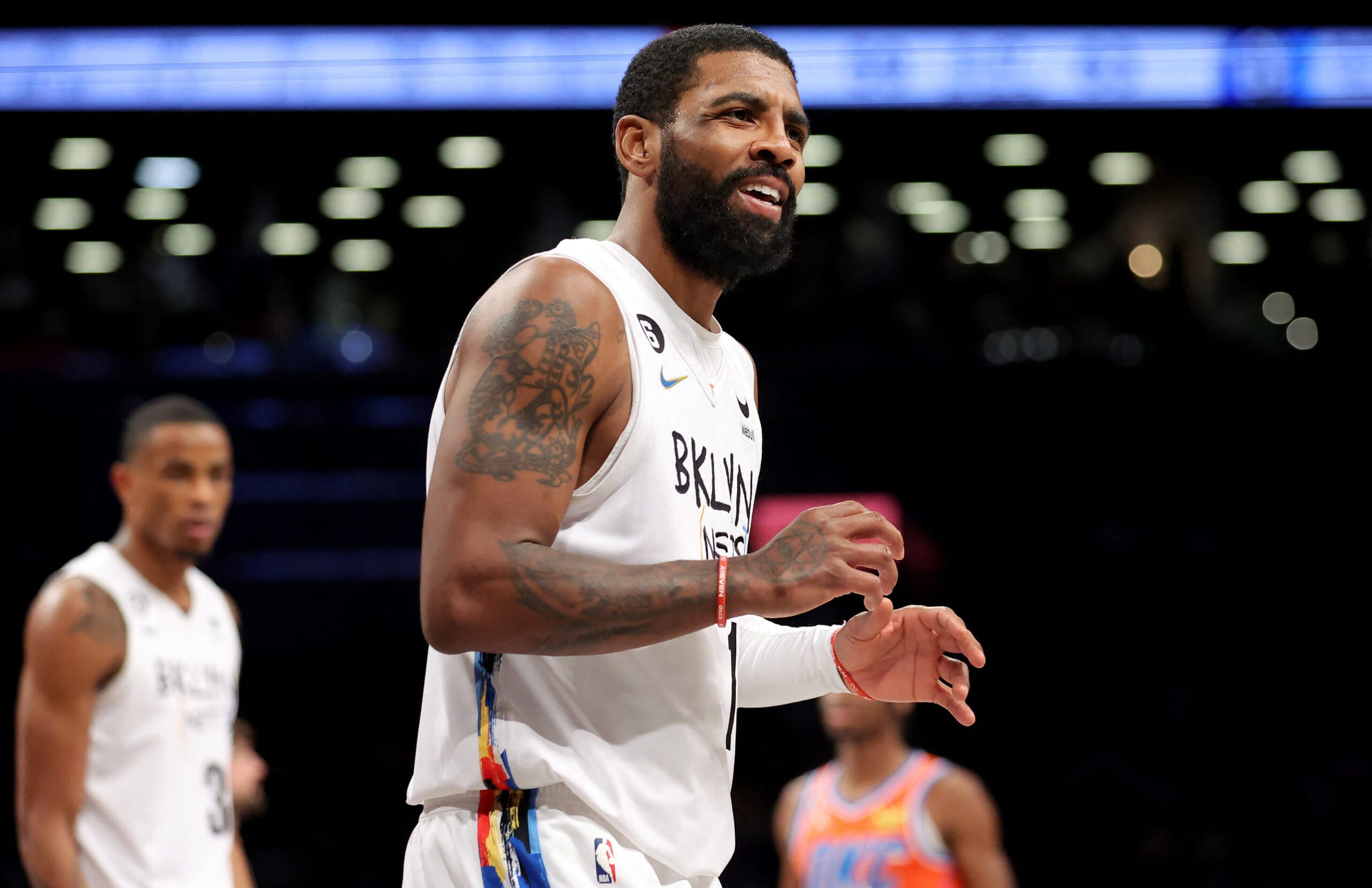 Clippers, Nets in trade talks as Kyrie Irving sits out