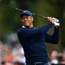 Tiger Woods apologizes for tampon prank, poised to make cut