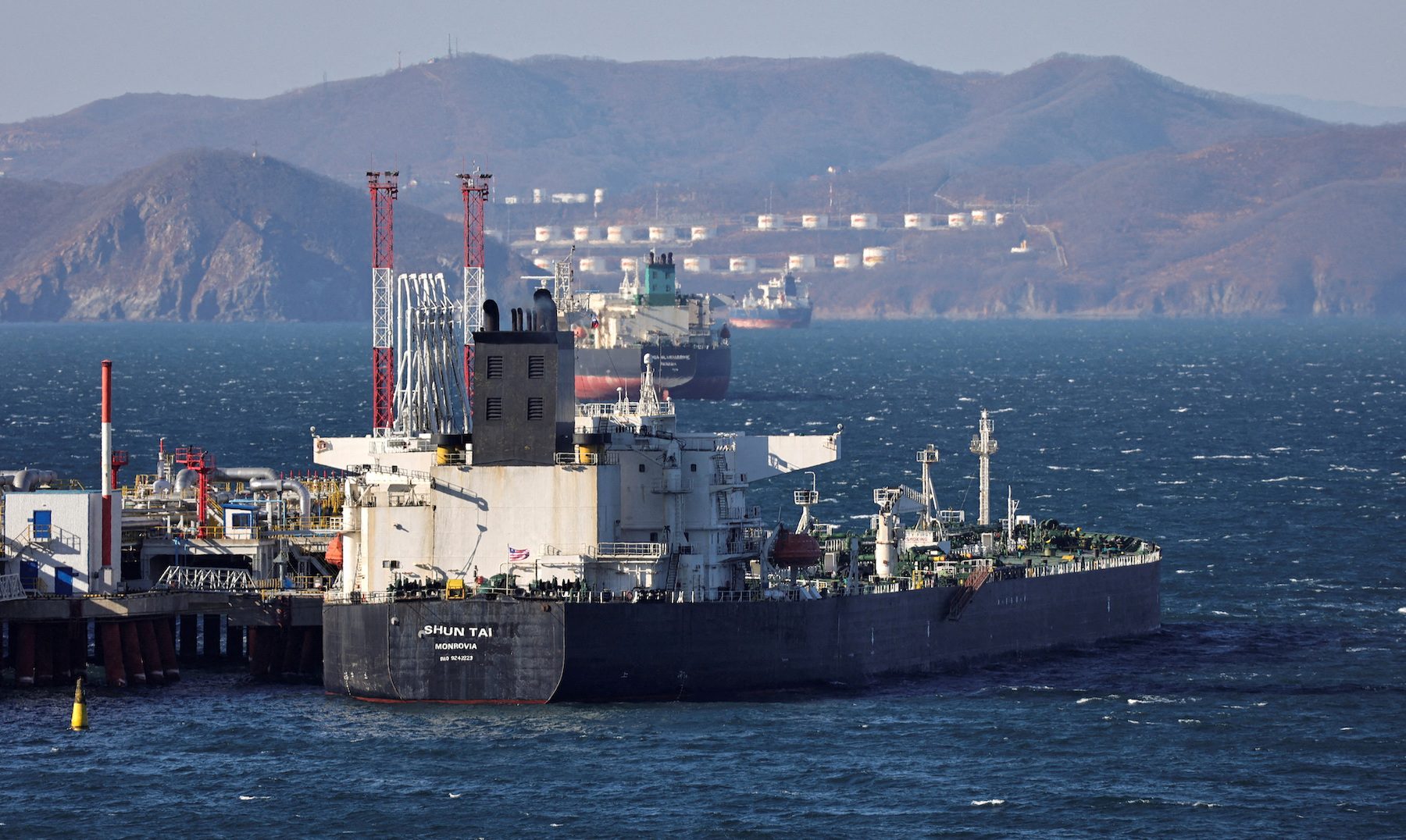 Lost Russian oil revenue is bonanza for shippers, refiners