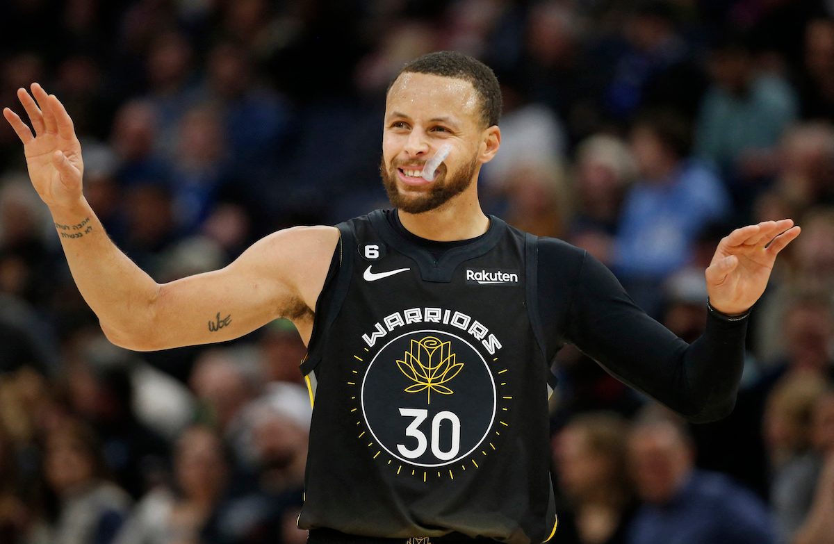 Warriors star Steph Curry out for weeks due to leg injury