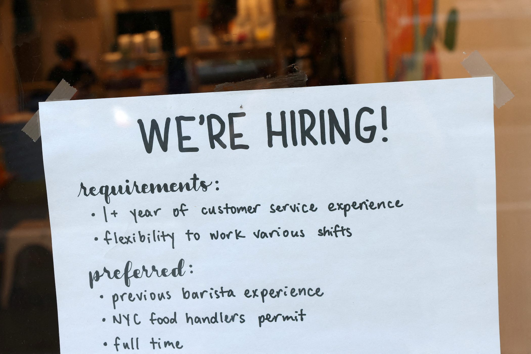 US job openings increase to 5-month high as labor market stays tight