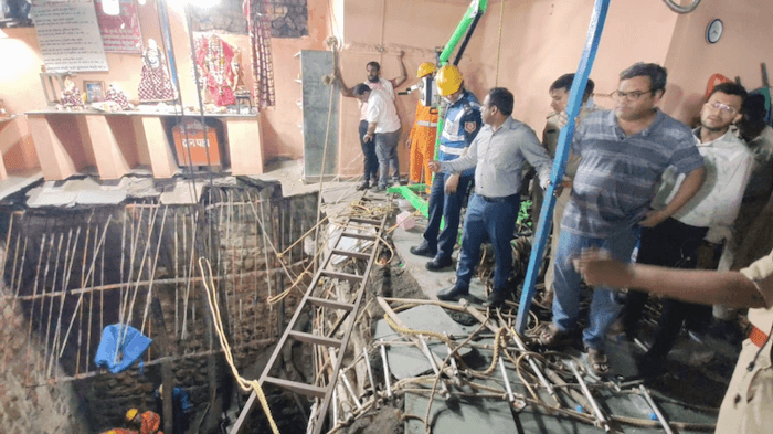 35 dead, 16 hurt in India stepwell accident