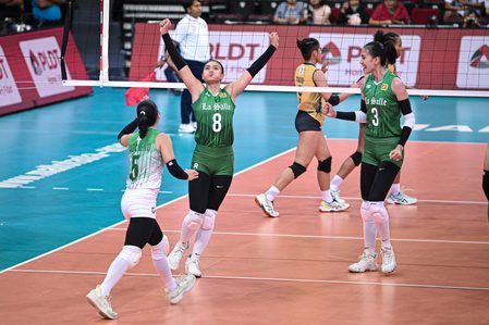 La Salle fends off FEU, moves on cusp of Final Four berth in bittersweet sweep